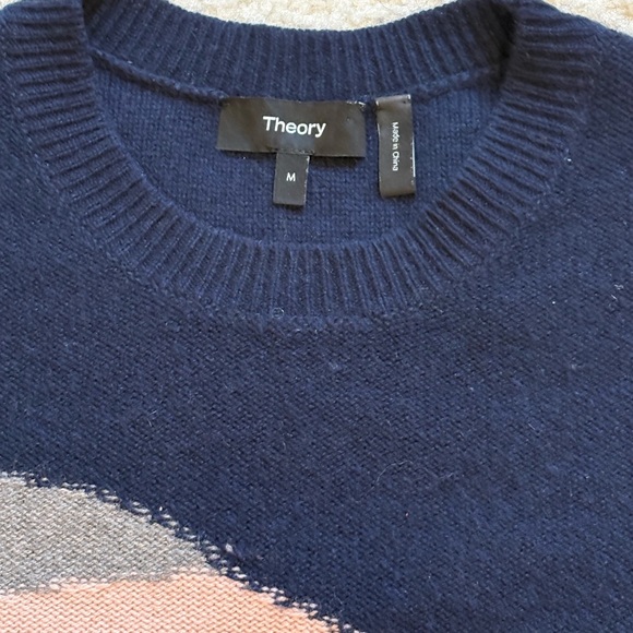 Theory 100% cashmere intarsia sweater, cozy, abstract, waves, lightweight, sz M - Picture 2 of 5